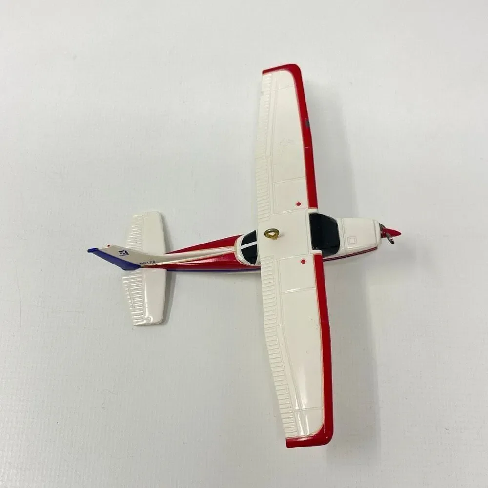 Hallmark Christmas Ornament Cessna 172 Skyhawk Sky's the Limit #16 2012 Plane